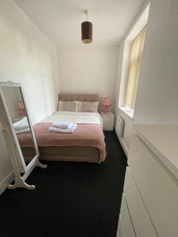 2 Bedroom Apartment In Киддерминстер Экстерьер фото