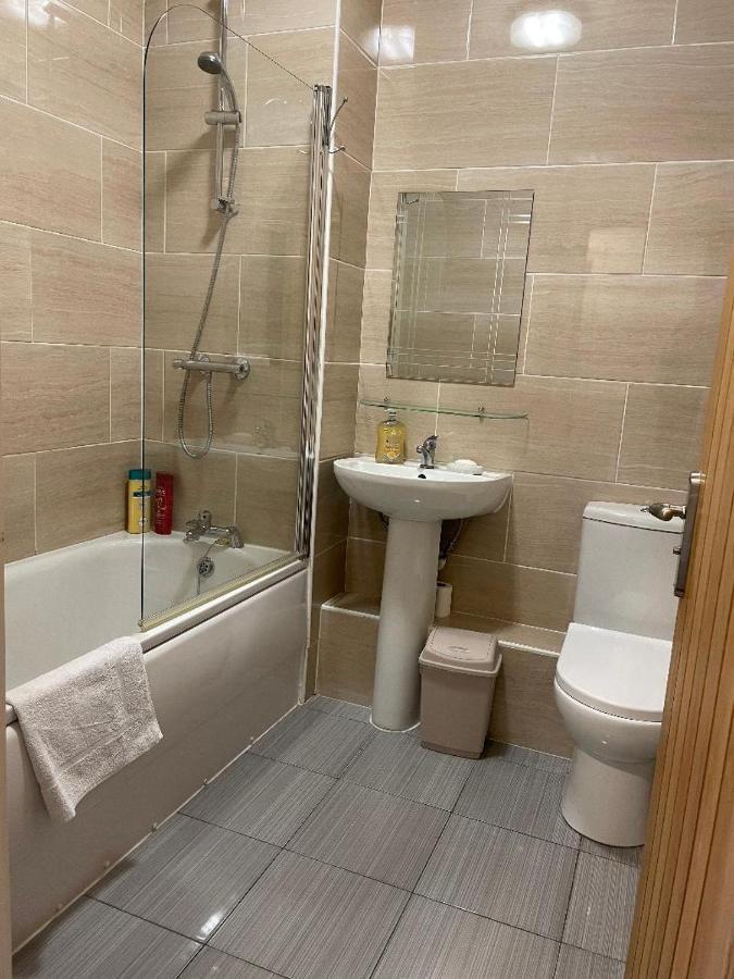 2 Bedroom Apartment In Киддерминстер Экстерьер фото